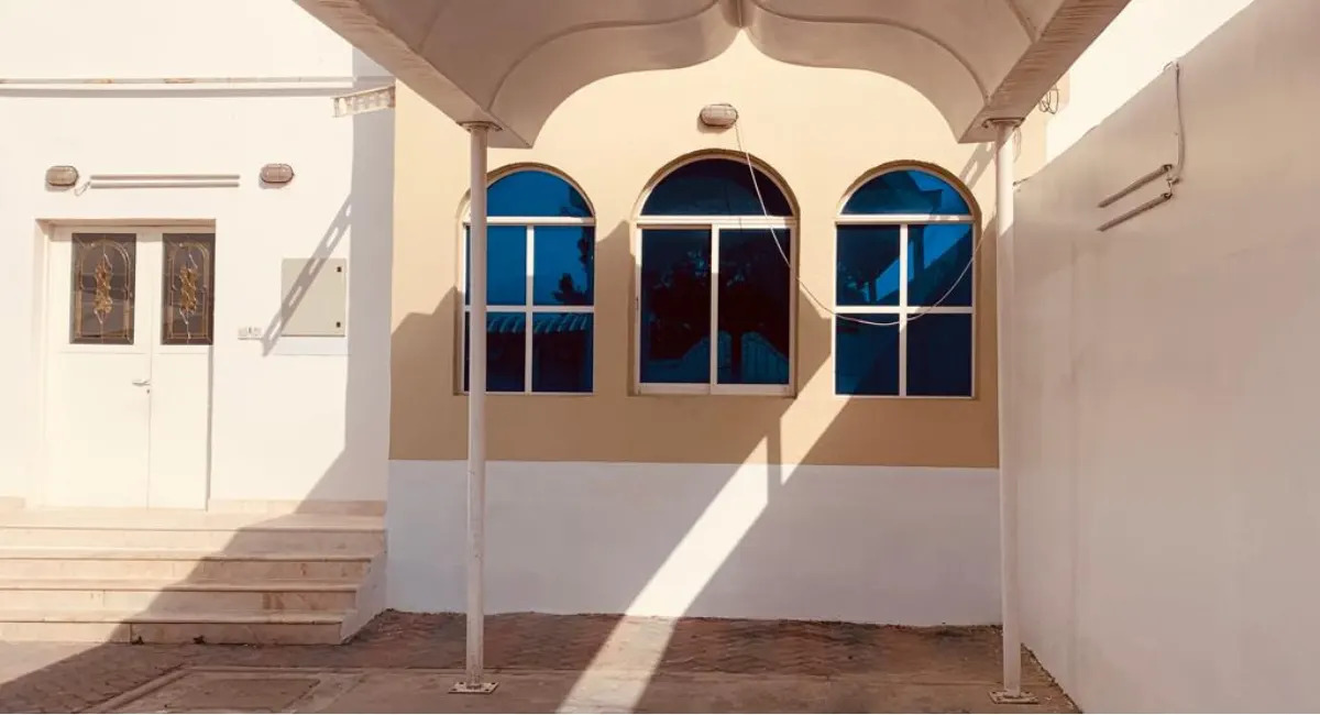 Your Dream Home: A Spacious 3-Bedroom Villa in Faseel